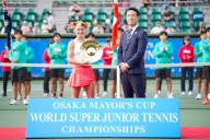 (L-R) Emerson Jones (AUS), Hideyuki Yokoyama Mayor Of Osaka (JPN), October 15, 2023 - Tennis : Girls Singles Victory Ceremony at ITC Utsubo Tennis Center during Osaka Mayor