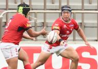 April 27, 2024, Tokyo, Japan - Toshiba Brave Lupus Tokyo prop Yuta Kokaji (L) passes the ball to hooker Mamoru Harada (R) during a Japan Rugby League One match against Tokyo Suntory Sungoliath at the Prince Chichibu rugby stadium in Tokyo on Saturday, April 27, 2024. Brave Lupus defeated Sungoliath 36-27. (photo by Yoshio Tsunoda\/AFLO
