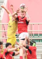 April 27, 2024, Tokyo, Japan - Toshiba Brave Lupus Tokyo lock Warner Dearns taps the ball at a lineout during a Japan Rugby League One match against Tokyo Suntory Sungoliath at the Prince Chichibu rugby stadium in Tokyo on Saturday, April 27, 2024. Brave Lupus defeated Sungoliath 36-27. (photo by Yoshio Tsunoda\/AFLO