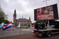THE HAGUE - pro-Israeli demonstrators in front of the ICJ ahead of day two of the hearing on the situation in Rafah. South Africa previously went to court over the war in Gaza and has asked the court to take additional measures to protect the Palestinian population. ANP LINA SELG netherlands out - belgium