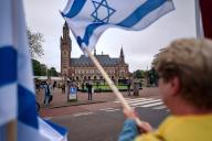 THE HAGUE - pro-Israeli demonstrators in front of the ICJ ahead of day two of the hearing on the situation in Rafah. South Africa previously went to court over the war in Gaza and has asked the court to take additional measures to protect the Palestinian population. ANP LINA SELG netherlands out - belgium