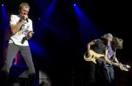 2009-11-17 AMSTERDAM - The lengendary British rock band Deep Purple with bass player Roger Glover (M) and singer Ian Gillan (L) and guitarist Steve Morse (R) during a sold out concert in the Heineken Music Hall (HMH) in Amsterdam. ANP PHOTO BY PAUL ...