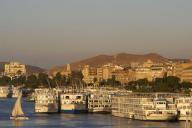Egipto. Asuán. Area de los embarcaderos. Embarcaciones turísticas amarradas.Aswan, Egypt. Pier area. Tourist boats moored.. Album / Prisma. . 