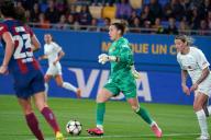 28th March 2024; Estadi Johan Cruyff, Barcelona, Spain, UEFA Womens Champions League Football, Barcelona versus SK Brann; Cata Coll looks for an outlet to her