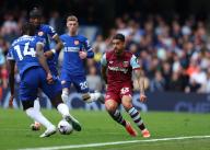 5th May 2024; Stamford Bridge, Chelsea, London, England: Premier League Football, Chelsea versus West Ham United; Emerson Palmieri of West Ham United passing the ball into