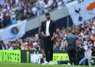 11th May 2024; Tottenham Hotspur Stadium, London, England; Premier League Football, Tottenham Hotspur versus Burnley; Burnley Manager Vincent Kompany looks up in the air in disappointment from the touchline
