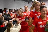19th May 2024; Ken Rosewall Arena, Sydney, NSW, Australia: Suncorp Super Netball , New South Wales Swifts versus Giants Netball; Paige Hadley of the NSW Swifts greets the fans before the game as the players walk down the tunnel