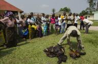 Distribution of confiscated bushmeat to hospital near Makoua, Congo