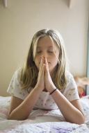 com.newscom.model.mediaobject.impl.MSMediaObject@4918787[tagId=depphotos263415,docId=34549886HighRes,ftSubject=Preteen girl prays in her bedroom,rfrm=<null>]