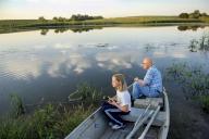 com.newscom.model.mediaobject.impl.MSMediaObject@63830ed4[tagId=depphotos263431,docId=34549848HighRes,ftSubject=Grandfather and granddaughter go fishing on a pond,rfrm=<null>]