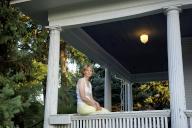 com.newscom.model.mediaobject.impl.MSMediaObject@6ceea6d6[tagId=depphotos263434,docId=34549841HighRes,ftSubject=Woman poses gracefully on a porch,rfrm=<null>]