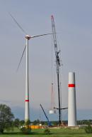 06 May 2024, Brandenburg, Seelow: The tower for a new wind turbine is being erected in the district of Märkisch-Oderland in East Brandenburg. According to the Bundesverband WindEnergie e.V. (BWE), the inland state of Brandenburg ranks second in the list of federal states with the largest installed capacity of wind turbines. A good third of its electricity requirements are generated from wind. With a total installed capacity of over 8,273 megawatts (MW), Brandenburg is now in second place after Lower Saxony. The cumulative output has increased tenfold within a decade. Photo: Patrick Pleul\/dpa
