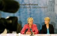 14 May 2024, Mecklenburg-Western Pomerania, Schwerin: Simone Oldenburg (Left) (l-r), Deputy Prime Minister and Minister of Education of Mecklenburg-Western Pomerania, and Manuela Schwesig (SPD), Prime Minister of Mecklenburg-Western Pomerania, inform about the implementation of the new school construction program at the state press conference. Photo: Bernd Wüstneck\/dpa