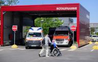 15 May 2024, Lower Saxony, Hanover: Ambulances are parked at the emergency room of Hannover Medical School MHH. The controversial reorganization of hospitals in Germany is making progress. The government sends plans for hospital reform to parliament. Photo: Julian Stratenschulte/dpa