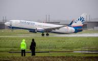 17 May 2024, Baden-Württemberg, Stuttgart: A Boeing 737-800 aircraft of the Turkish airline SunExpress takes off from Stuttgart Airport in the rain. Photo: Christoph Schmidt/dpa
