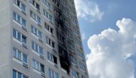 23 May 2024, Saxony, Leipzig: Soot can be seen on the façade of a high-rise building. One person died in a fire in the apartment building in the Center-Southeast district. Several other residents were injured. Photo: Jonas Georgi/xcitepress/dpa