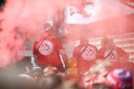 25 May 2024, Berlin: Soccer: DFB Cup, 1. FC Kaiserslautern - Bayer Leverkusen, Final. Fans of 1. FC Kaiserslautern celebrate before the match on Breitscheidplatz. Photo: Sebastian Christoph Gollnow/dpa - IMPORTANT NOTE: In accordance with the regulations of the DFL German Football League and the DFB German Football Association, it is prohibited to utilize or have utilized photographs taken in the stadium and/or of the match in the form of sequential images and/or video-like photo series