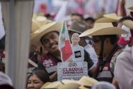 29 May 2024, Mexico, Mexiko-Stadt: Supporters of the ruling party