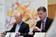 30 May 2024, Berlin: Press conference to present the rent index 2024 for Berlin with Christian Gaebler (r), Senator for Urban Development, Building and Housing, and the Senate