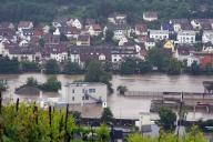 01 June 2024, Baden-Württemberg, Benningen am Neckar: In Benningen am Neckar in the district of Ludwigsburg, buildings are flooded by the Neckar, which has burst its banks here. Photo: Andreas Rosar/dpa
