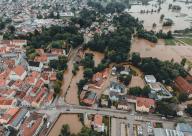 02 June 2024, Bavaria, Abensberg: Roads in Abensberg in the Lower Bavarian district of Kelheim are flooded due to the high water (photo taken with a drone). Photo: Sebastian Pieknik/NEWS5 /dpa