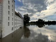 02 June 2024, Bavaria, Straubing: In Straubing, the Danube is flooding and reaches right up to the ducal palace. The footpath and cycle path in front of the castle is completely flooded with water. Photo: Ute Wessels/dpa