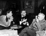 SONG OF LOVE, Katharine Hepburn, Paul Henreid, director Clarence Brown, on set, 1947. Courtesy: CSU Archives/Everett Collection.