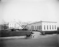 Presidential office and White House, Wash., D.C., between 1900 and 1910