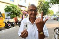 LUCKNOW, INDIA - MAY 20: An elderly man shows his inked fingers after casting his vote at Eram Girls College polling station Indira Nagar during the fifth phase of Lok Sabha Election on May 20, 2024 in Lucknow, India. According to the Election Commission of India, 57.57 per cent turnout was recorded in 49 seats in the fifth phase of polling on May 20. (Photo by Deepak Gupta/Hindustan Times