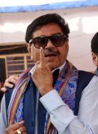 PATNA, INDIA - JUNE 1: TMC leader Shatrughan Sinha showing finger ink marks after cast vote during seventh and last phase of Lok Sabha election at St. Severin\'s School on June 1, 2024 in Patna, India. (Photo by Santosh Kumar\/Hindustan Times