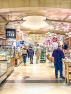 Walk through the Grand Cendtral Market, the food hall of New York Central Station, Midtown Manhattan, New York City, USA, North