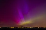 Strong coronal mass ejections on the sun have sent correspondingly intense storms of charged particles towards the earth, where they have also caused auroras over Germany. These auroras occur at an altitude of 70 to 800 kilometres in the atmosphere 