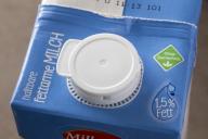 Modern closure on milk carton, tetrapack, long-life low-fat milk, low-fat, fat, 1.5%, non