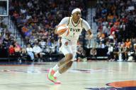UNCASVILLE, CT - MAY 14: Indiana Fever forward NaLyssa Smith (1) drives to the basket during a WNBA game between Indiana Fever and Connecticut Sun on May 14, 2024, at Mohegan Sun Arena in Uncasville, CT. (Photo by M. Anthony Nesmith/Icon Sportswire