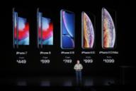 Phil Schiller, Apple&apos;s senior vice president of worldwide marketing, shows off the company&apos;s line of smartphone including the new top of the line iPhone Xs Max, Wednesday, Sept. 12, 2018, at company headquarters in Cupertino, Calif. (Karl Mondon/Bay Area News Group/TNS)