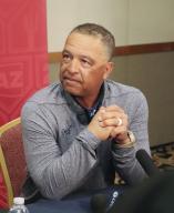 Los Angeles Dodgers manager Dave Roberts meets the media in Glendale, Arizona, on Feb. 20, 2024. (Kyodo) ==Kyodo