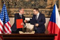 Secretary Antony J. Blinken signs a memorandum of understanding with Czech Foreign Minister Jan LipavskÃ½ in Prague, Czechia, May 30, 2024. (POLARIS