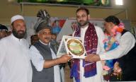 QUETTA, PAKISTAN, MAY 15: All Pakistan Clerks Association (APCA) Balochistan Central Secretary General, Aurangzeb Khan present shield to former President of APCA Mohammad Baloch during ceremony held in Quetta on Wednesday, May 15, 2024. (Sami Khan\/PPI Images