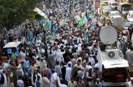 LAHORE, PAKISTAN, MAY 16: Participants are holding Kissan Haq Do March against delay in government wheat procurement drive organized by Jamat-e-Islami (JI), at Mall road in Lahore on Thursday, May 16, 2024. (Babar Shah\/PPI Images
