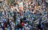 LAHORE, PAKISTAN, MAY 16: Participants are holding Kissan Haq Do March against delay in government wheat procurement drive organized by Jamat-e-Islami (JI), at Mall road in Lahore on Thursday, May 16, 2024. (Babar Shah/PPI Images