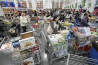 A group of shoppers from Hong Kong buy multiple carts of goods in a Samâs Club in Qianhai, Shenzhen. Hongkongers are showing great interest in heading north to shop in megastores. 07JAN24 SCMP / Eugene