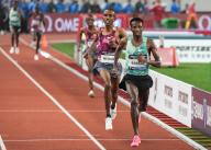 (240427) -- SUZHOU, April 27, 2024 (Xinhua) -- Selemon Barega (R) of Ethiopia competes during the men\'s 5000m final at the Yangtze River Delta Athletics Diamond Gala in Suzhou, east China\'s Jiangsu Province, April 27, 2024. (Xinhua\/Yang Lei) - Yang Lei -\/\/CHINENOUVELLE_CHINE0101\/Credit:CHINE NOUVELLE\/SIPA
