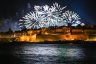 (240504) -- SLIEMA, May 4, 2024 (Xinhua) -- This photo taken on May 3, 2024 from Sliema, Malta shows fireworks during the grand finale of the Malta International Fireworks Festival. The annual fireworks festival kicked off here on April 20. (Photo by Jonathan Borg\/Xinhua) - Jonathan Borg -\/\/CHINENOUVELLE_XxjpbeE007182_20240504_PEPFN0A001\/Credit:CHINE NOUVELLE\/SIPA
