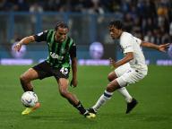 (240505) -- REGGIO EMILIA, May 5, 2024 (Xinhua) -- FC Inter\'s Juan Cuadrado (R) vies with Sassuolo\'s Armand Lauriente during a Serie A football match between Sassuolo and FC Inter in Reggio Emilia, Italy, May 4, 2024. (Photo by Augusto Casasoli\/Xinhua) - Augusto Casasoli -\/\/CHINENOUVELLE_CHINE0462\/Credit:CHINE NOUVELLE\/SIPA