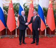 (240516) -- BEIJING, May 16, 2024 (Xinhua) -- Chinese Premier Li Qiang meets with Russian President Vladimir Putin, who is in China on a state visit, at the Great Hall of the People in Beijing, capital of China, May 16, 2024. (Xinhua/Rao Aimin) - Rao Aimin -//CHINENOUVELLE_XxjpbeE007014_20240517_PEPFN0A001/Credit:CHINE NOUVELLE/SIPA