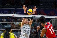 (240519) -- RIO DE JANEIRO, May 19, 2024 (Xinhua) -- Jeong Jiyun (C) of South Korea blocks during the International Volleyball Federation (FIVB) Volleyball Nations League Women\