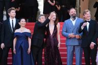 Joe Alwyn , Hong Chau , Willem Dafoe , Emma Stone , Yorgos Lanthimos , Jesse Plemons 77th Cannes Film Festival Exits after the screening of the movie -Kinds of Kindness- Cannes, France 17th May 2024 ©SGPItalia id 131441_034 Not