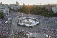 Thousands of Real Madrid fans gather at Cibeles Square to celebrate with Real Madrid players the 15th Champions League (UCL) title in Madrid, Spain. (Photo by Miguel Candela / SOPA Images/Sipa USA