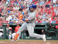 New York Mets DJ Stewart swings, hitting a RBI double in the first inning against the St. Louis Cardinals at Busch Stadium in St. Louis on Monday, May 6, 2024. Photo by Bill Greenblatt