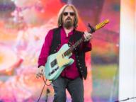 Sheryl Crow And Nikki Sixx Lead Tom Petty Tributes Following Shocking Death NewsAuthor WENN20171002Musicians Sheryl Crow, Nikki Sixx and Nathan Followill have paid tribute to rock legend Tom Petty online following reports of his death on ...